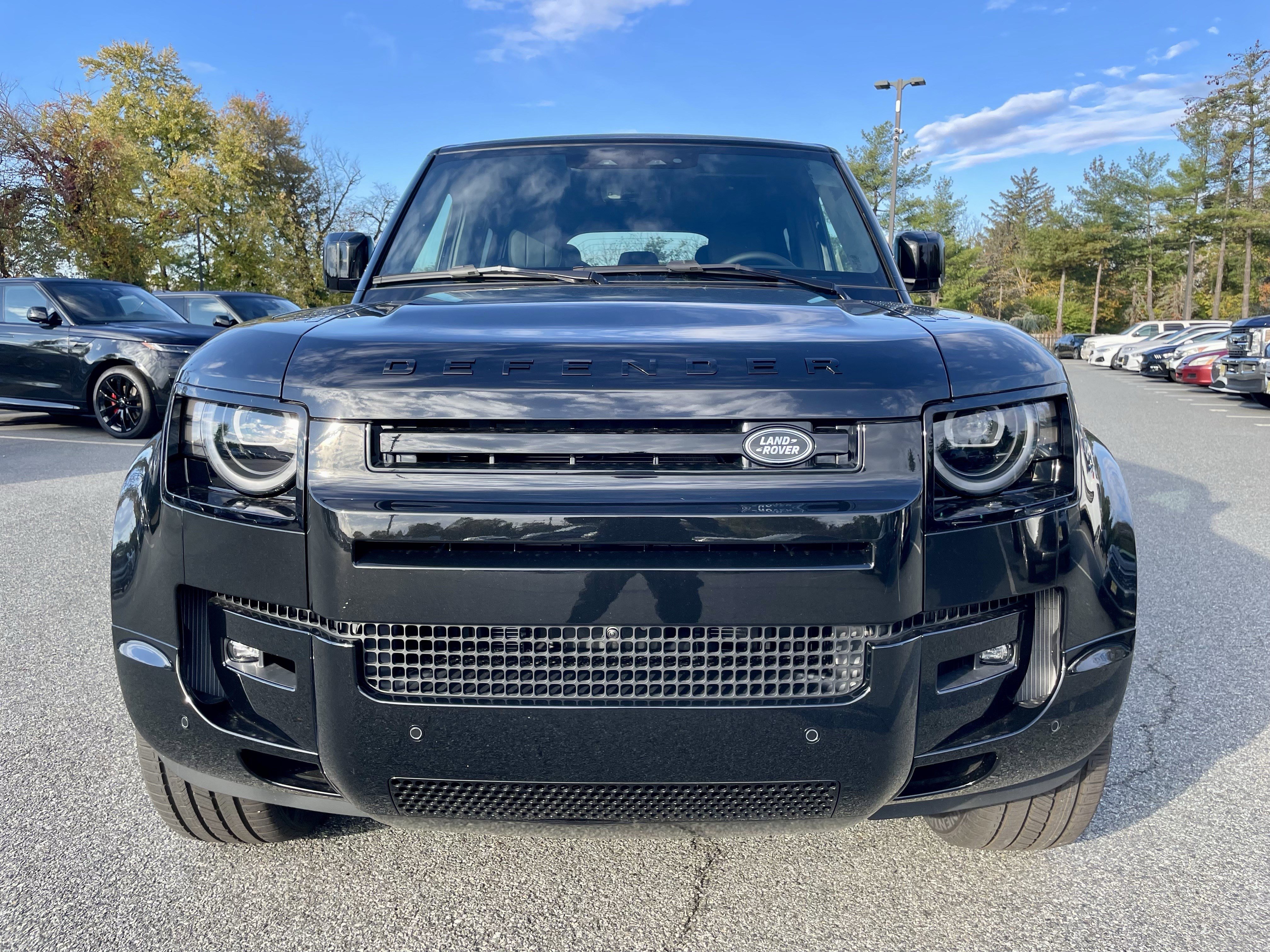 New 2026 Land Rover Defender 110 V8 image 2