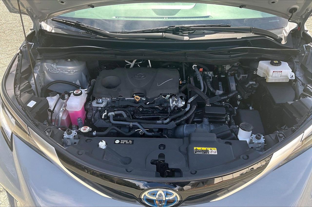 Used 2023 Toyota Sienna XSE image 39