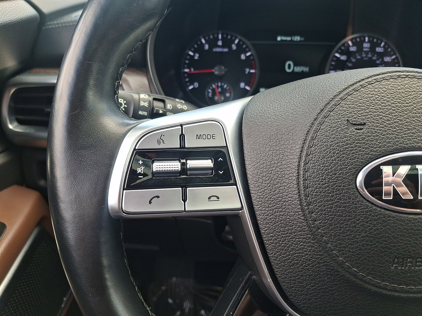 Used 2020 Kia Telluride SX w/ SX Prestige Package AWD/4WD image 23