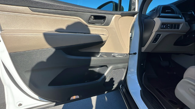 Used 2022 Honda Odyssey EX image 17