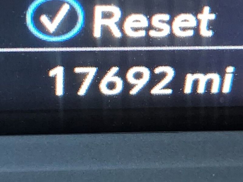 Used 2025 Cadillac XT6 Premium Luxury image 22