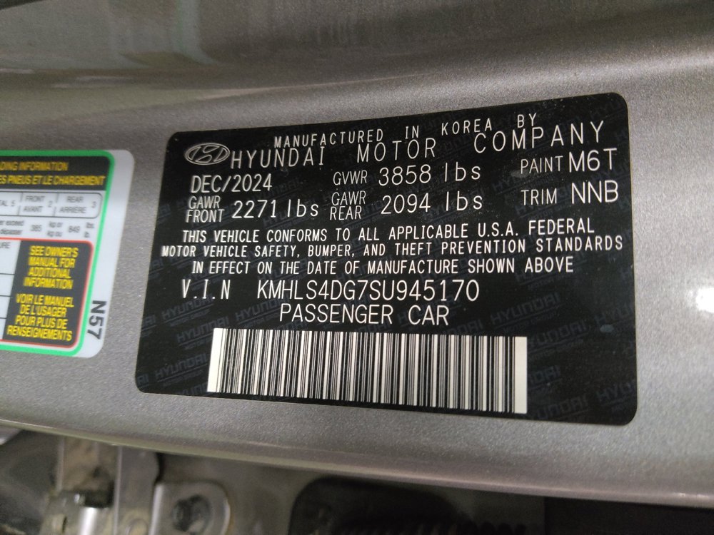Used 2025 Hyundai Elantra SEL FWD image 33