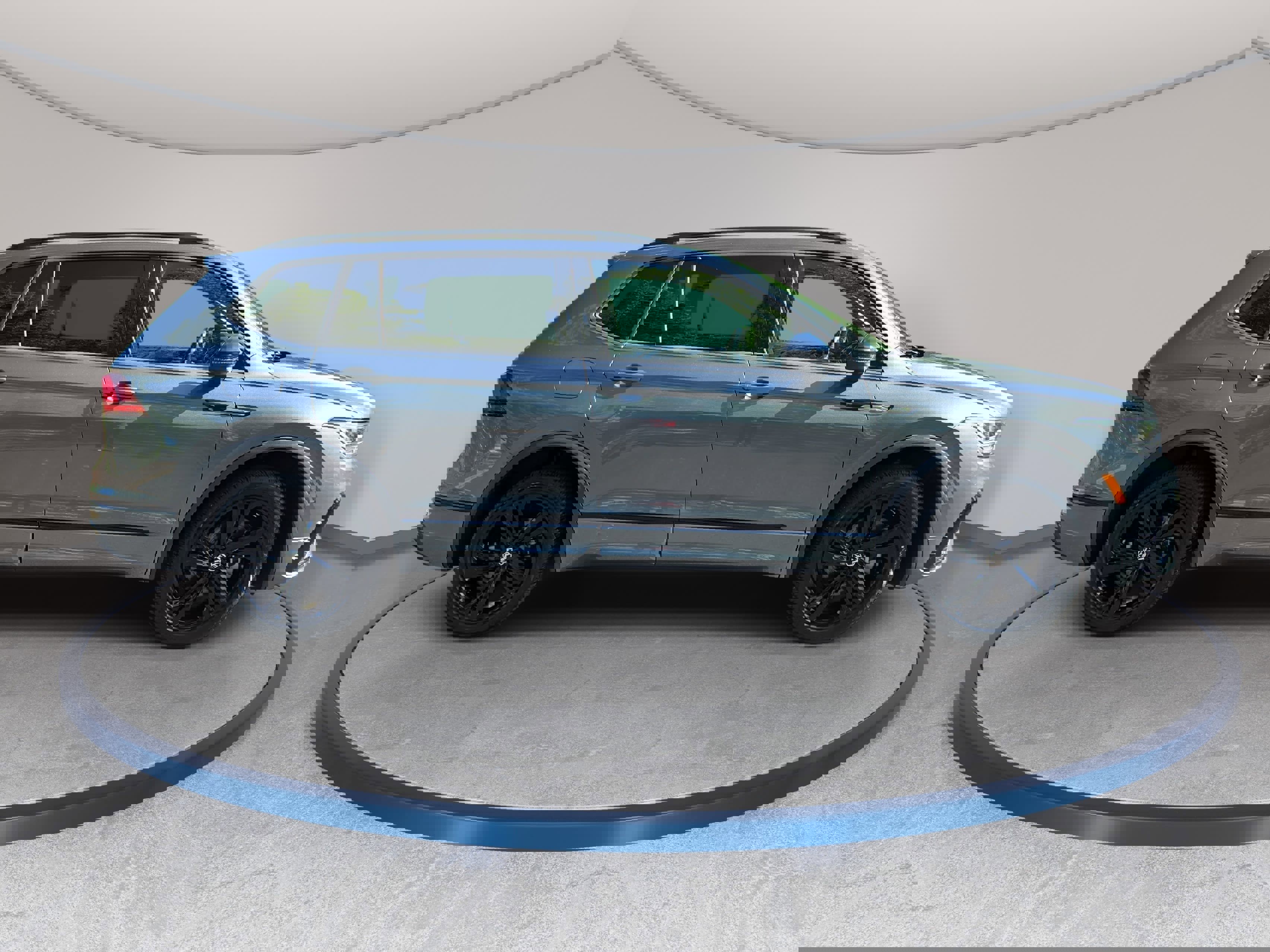 Used 2024 Volkswagen Tiguan SE R-Line image 4