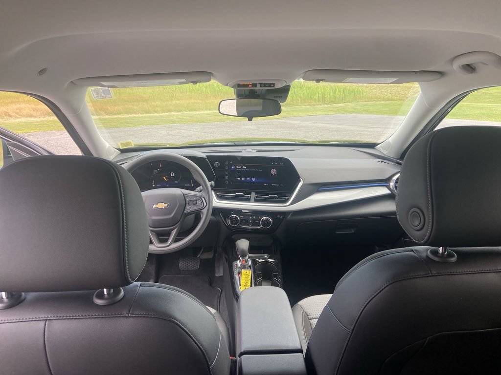 Certified 2024 Chevrolet Trax LT FWD image 20
