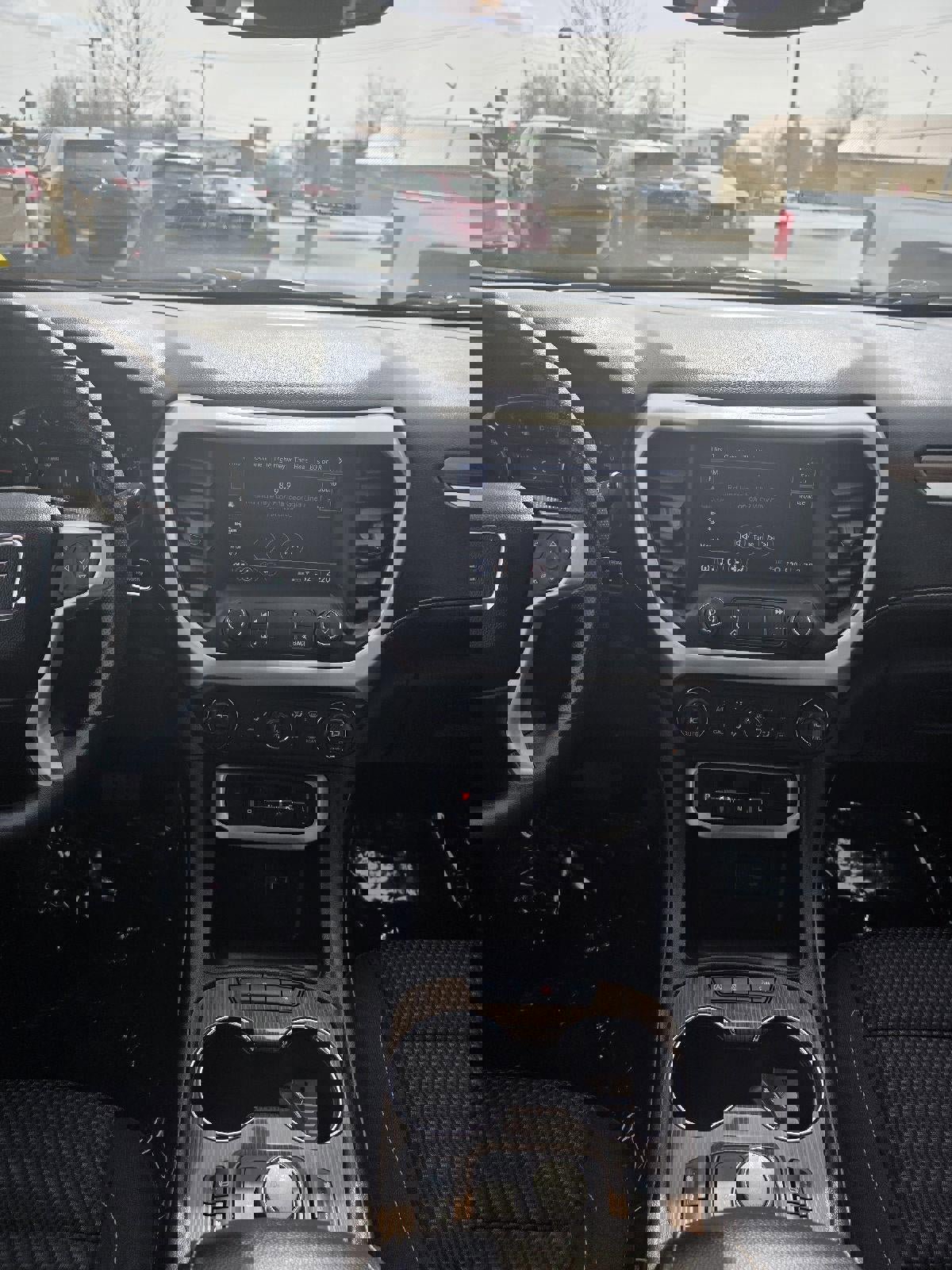 Used 2023 GMC Acadia SLE w/ Driver Convenience Package image 17