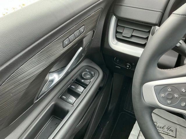 Used 2024 GMC Terrain SLT image 27