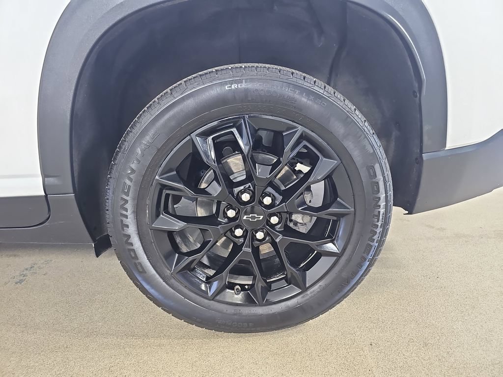 Certified 2026 Chevrolet Traverse LT w/ Midnight/Sport Edition FWD image 41