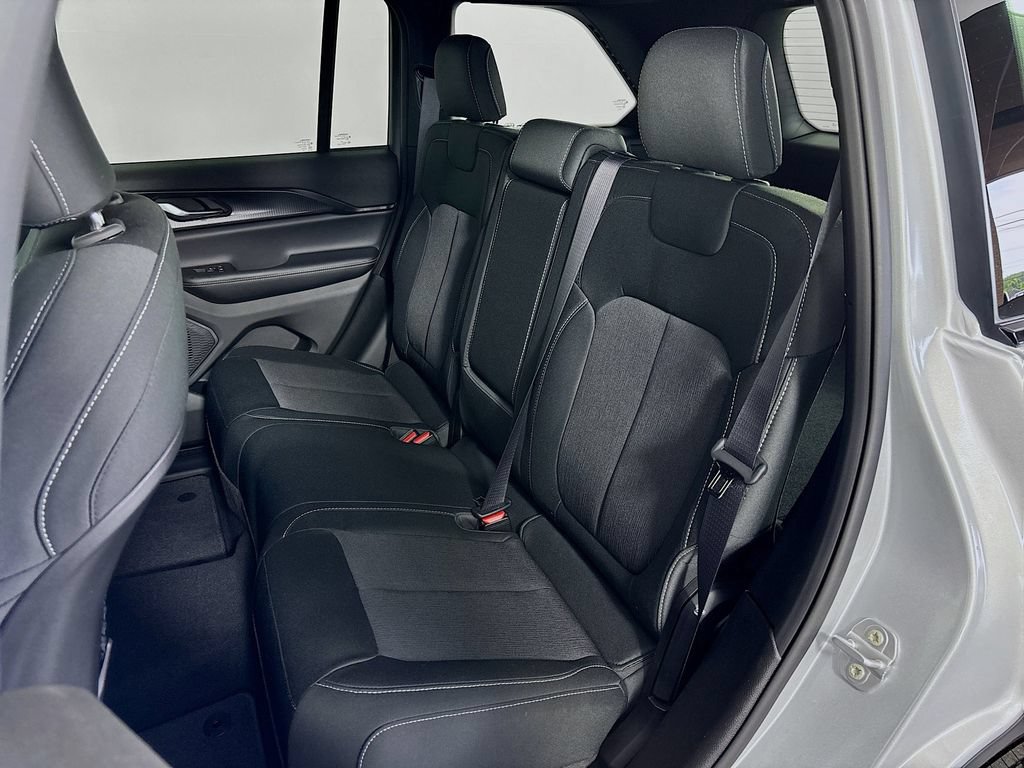 New 2026 Jeep Grand Cherokee Laredo AWD/4WD image 20