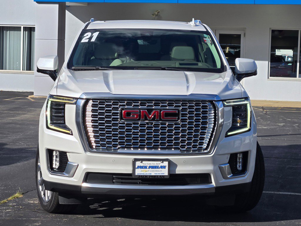 Used 2021 GMC Yukon Denali w/ Denali Premium Package image 3