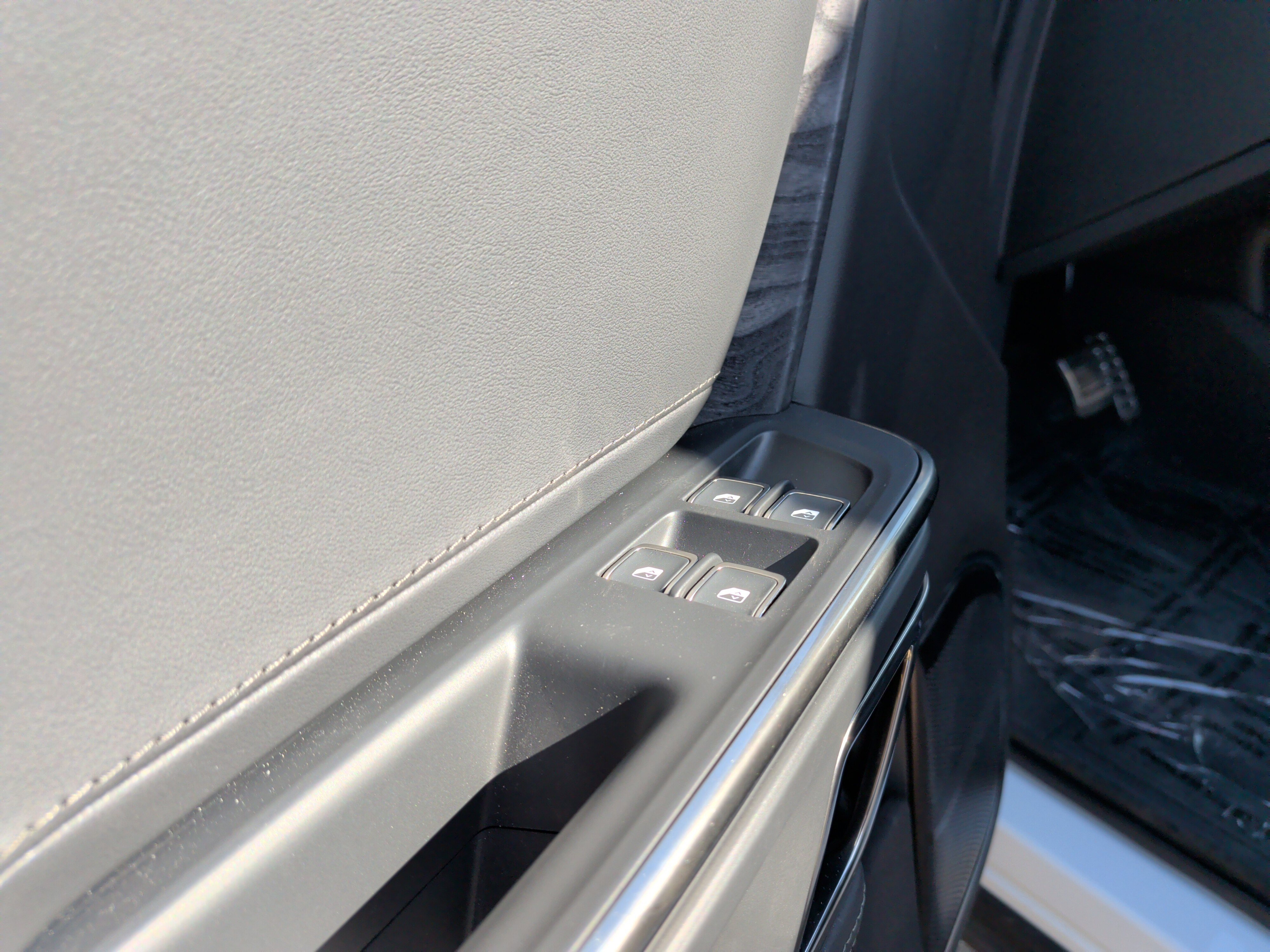 Used 2022 Rivian R1T Adventure AWD/4WD image 15