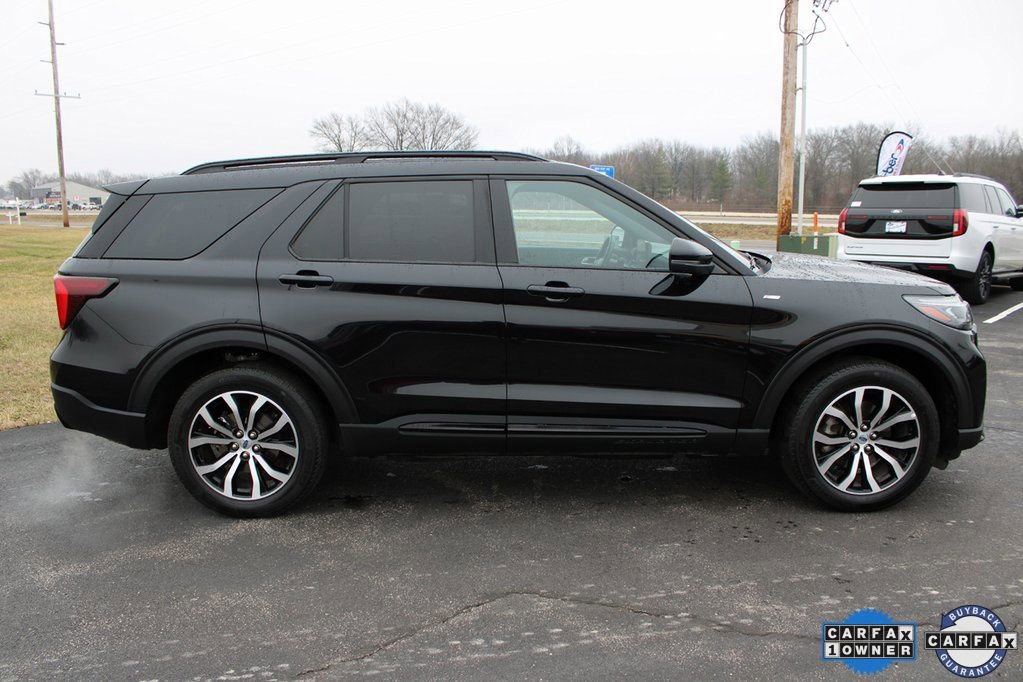 Used 2025 Ford Explorer ST-Line image 14