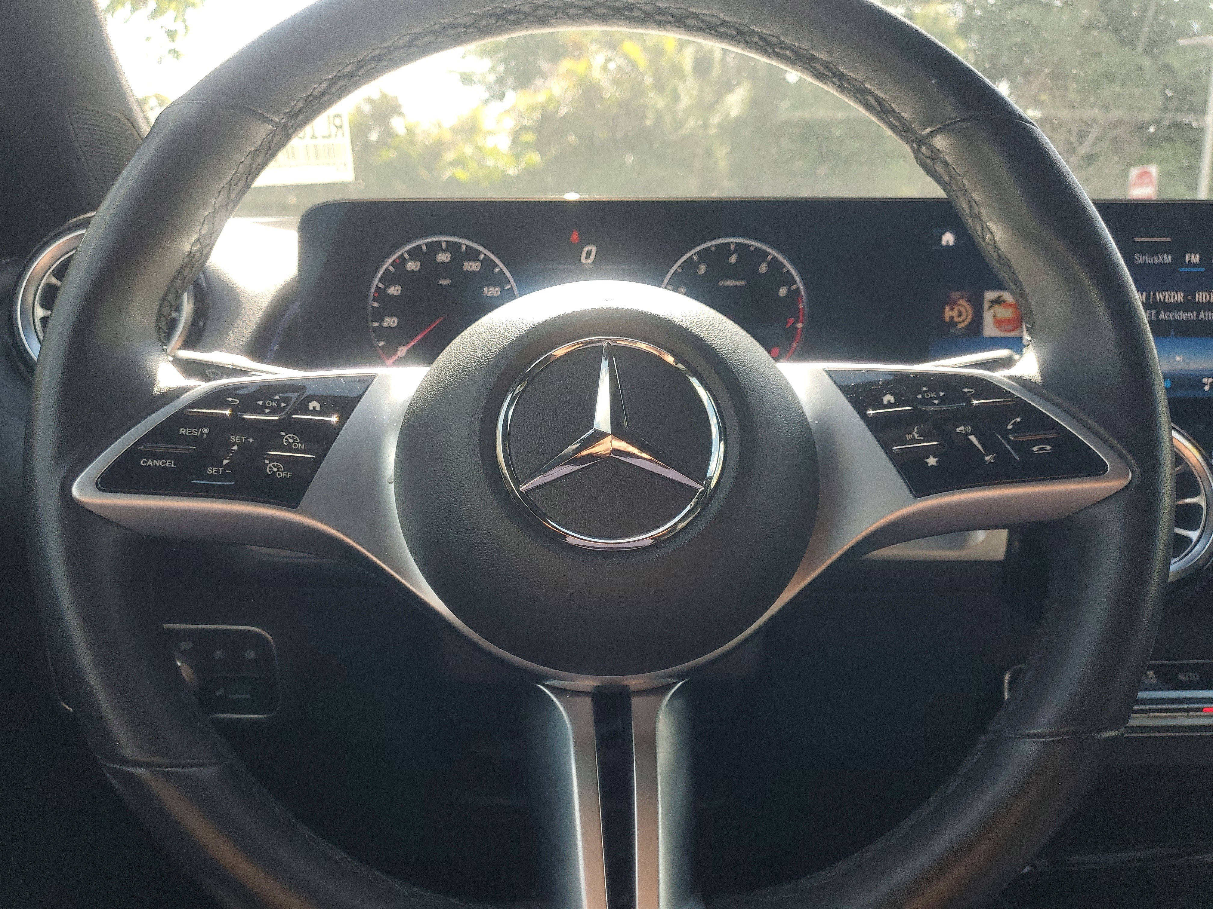 Used 2025 Mercedes-Benz GLB 250 4MATIC image 20