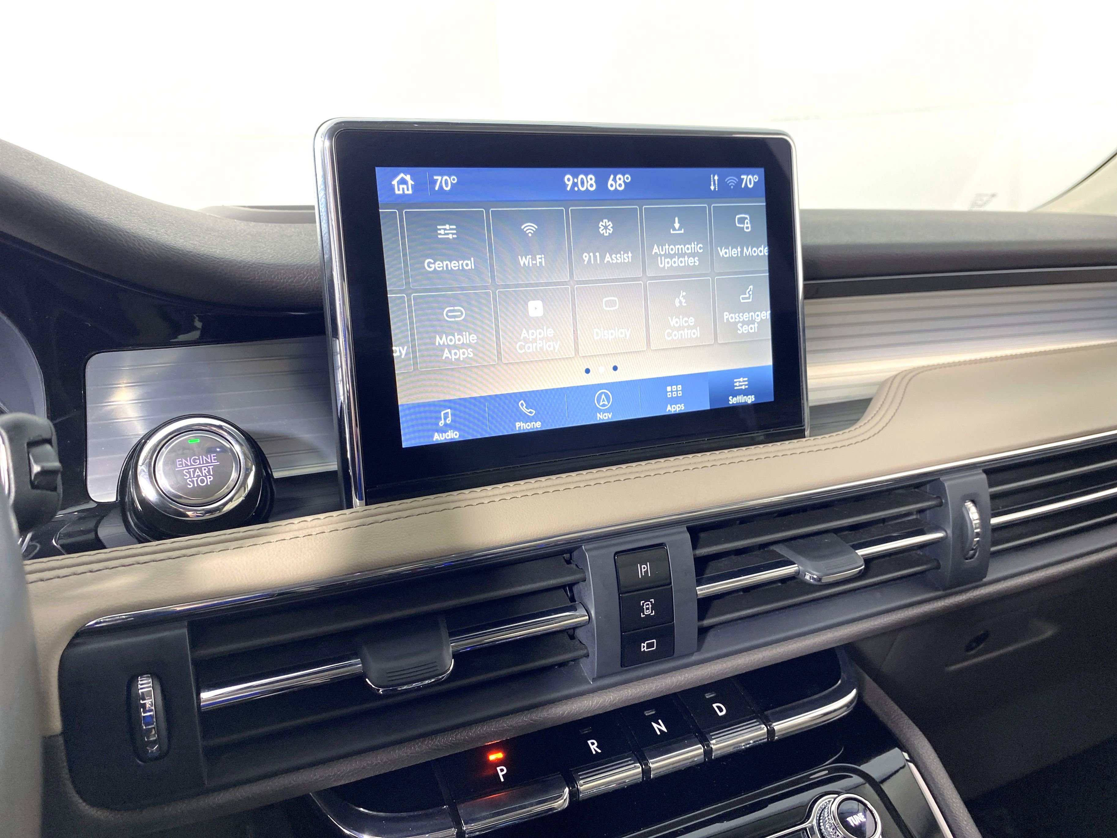 Used 2021 Lincoln Corsair AWD w/ Equipment Group 101A image 4