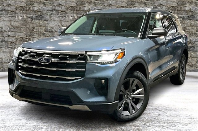 New 2026 Ford Explorer Active w/ Active Comfort Package image 2
