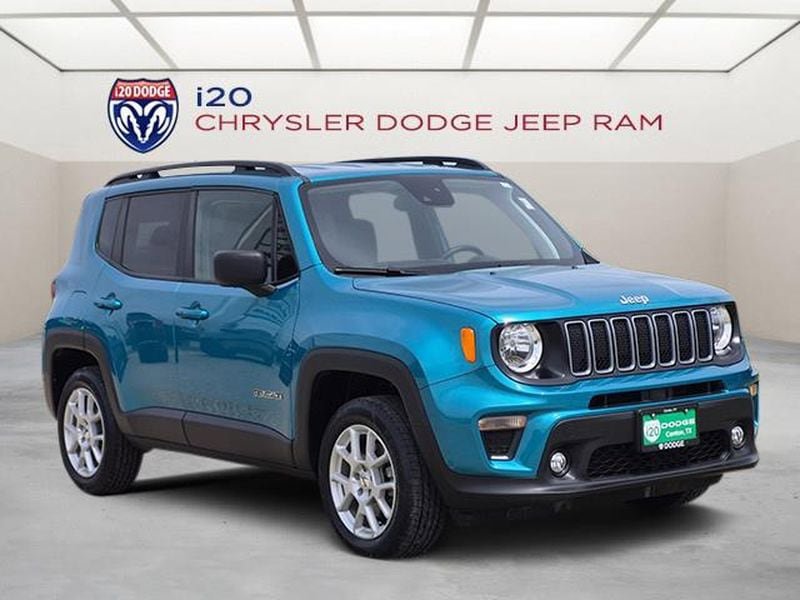Used 2022 Jeep Renegade Latitude w/ Convenience Group AWD/4WD image 1