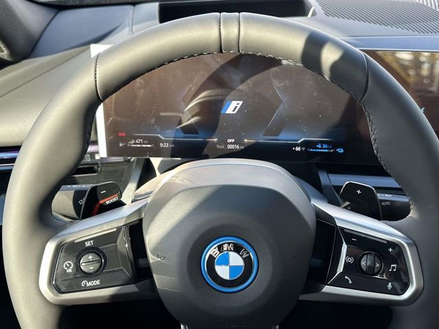 New 2026 BMW 550e xDrive image 15