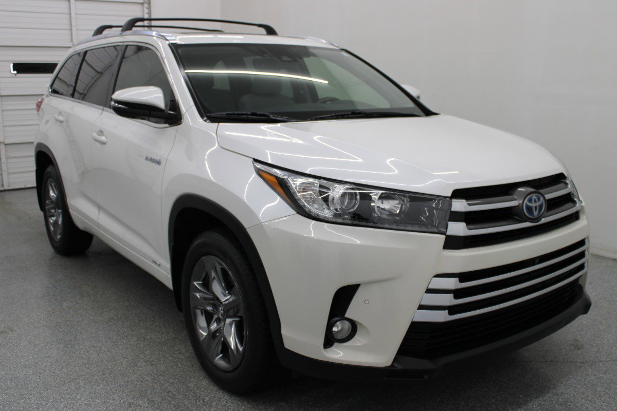 Used 2017 Toyota Highlander Limited Platinum AWD/4WD image 4