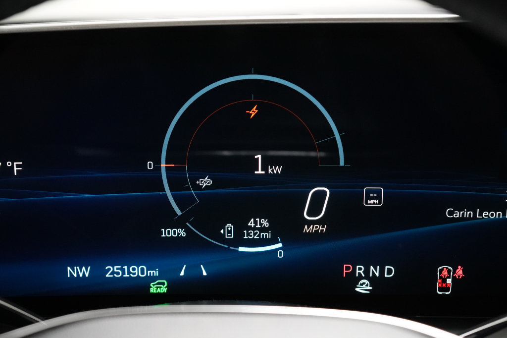 Used 2024 Cadillac Lyriq Luxury AWD/4WD image 16