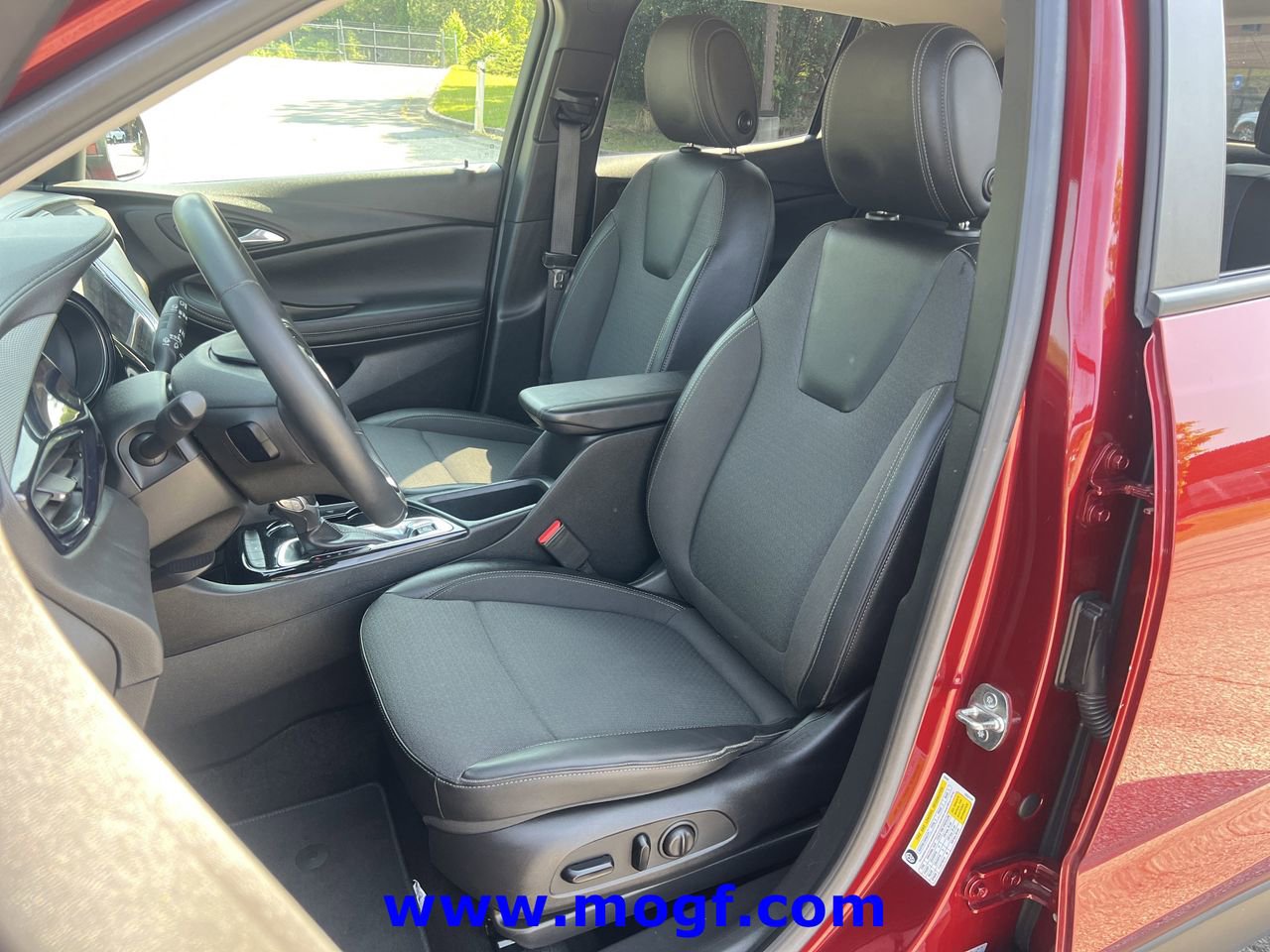 Used 2022 Buick Encore GX Select FWD image 17