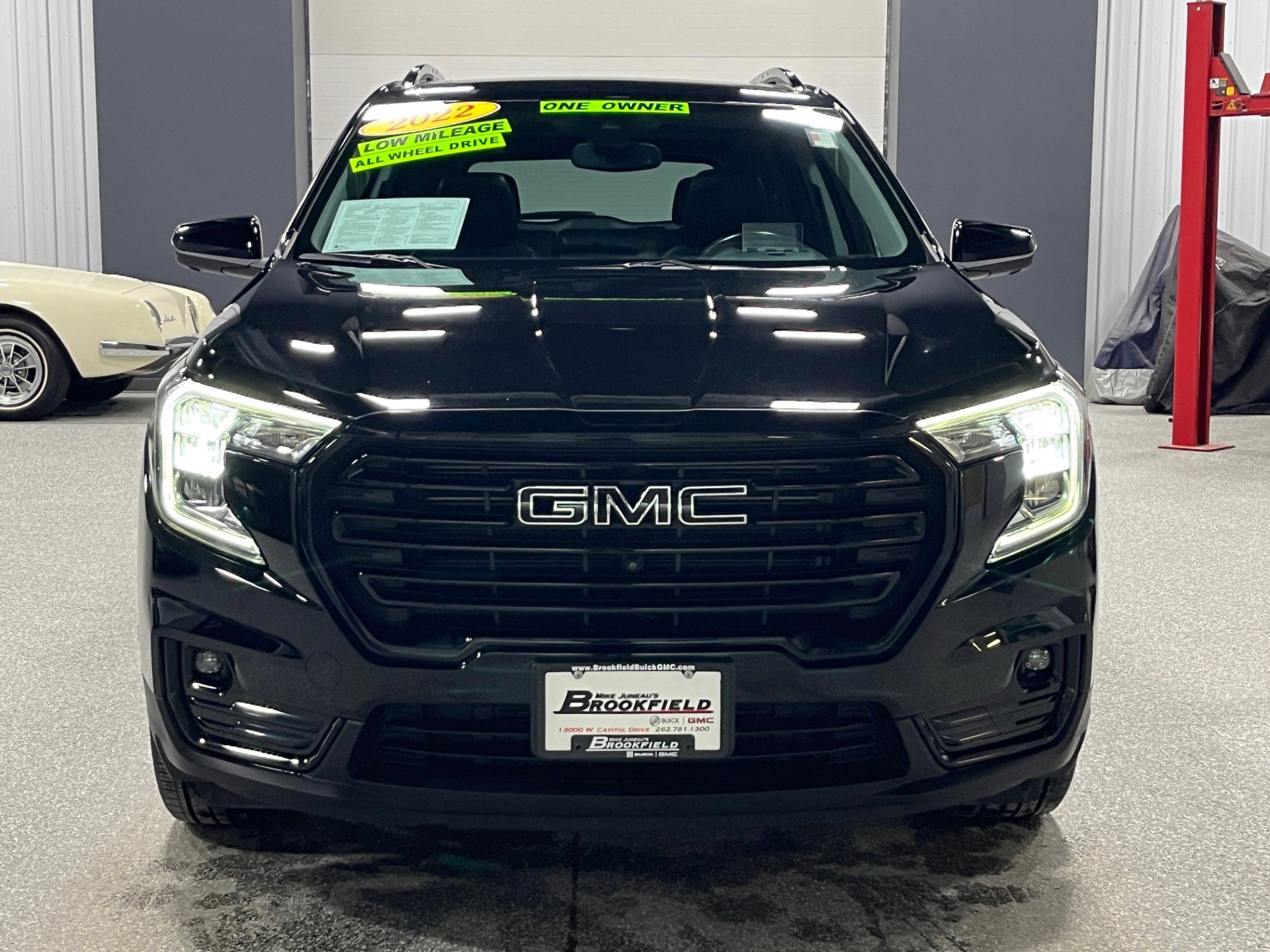 Certified 2022 GMC Terrain SLT w/ Infotainment Package II image 8