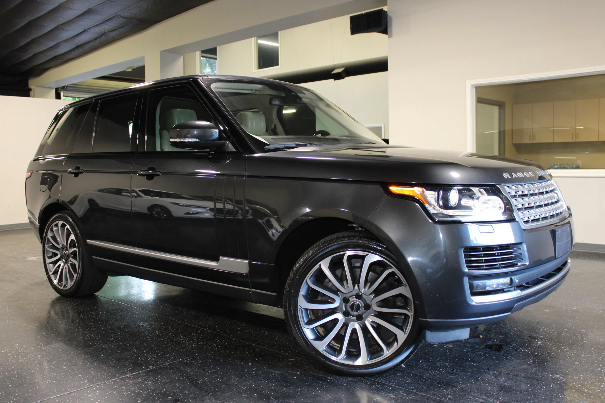Used 2014 Land Rover Range Rover Supercharged AWD/4WD image 56
