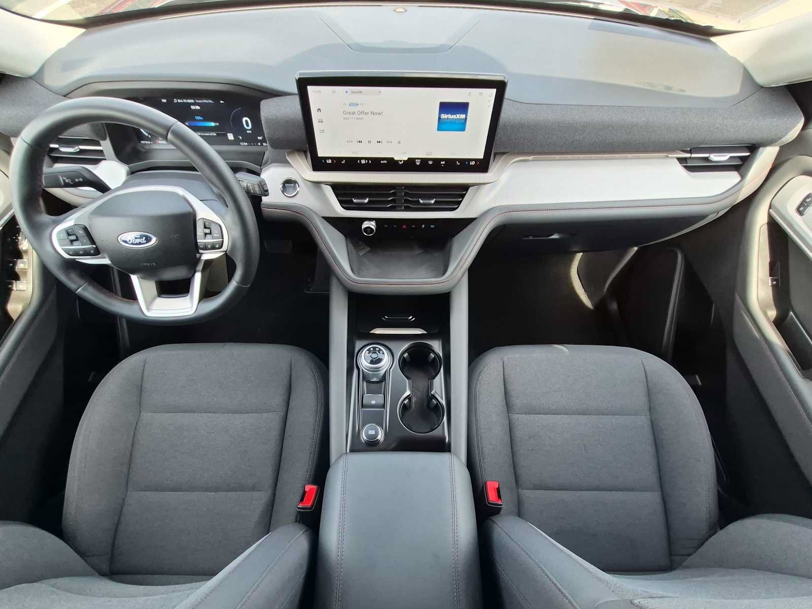 Used 2025 Ford Explorer Active AWD/4WD image 15