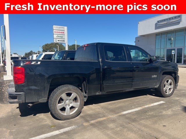 Used 2018 Chevrolet Silverado 1500 LT w/ Texas Edition image 5
