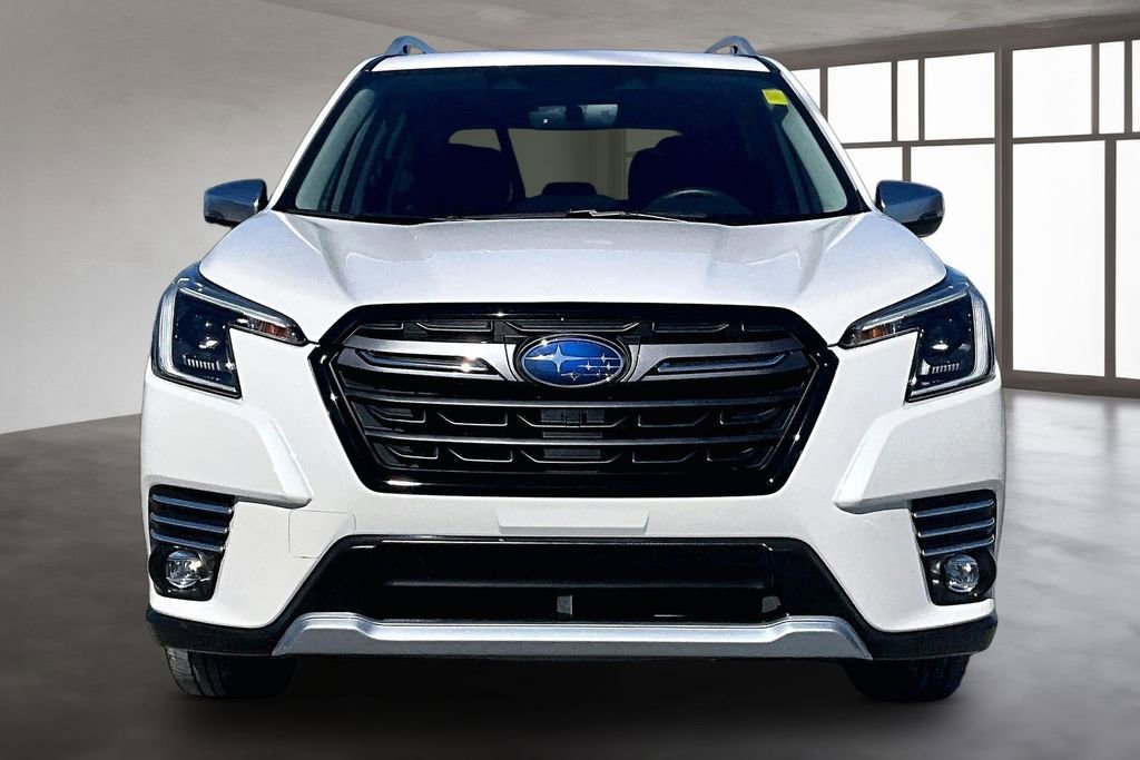 Used 2022 Subaru Forester Touring image 2