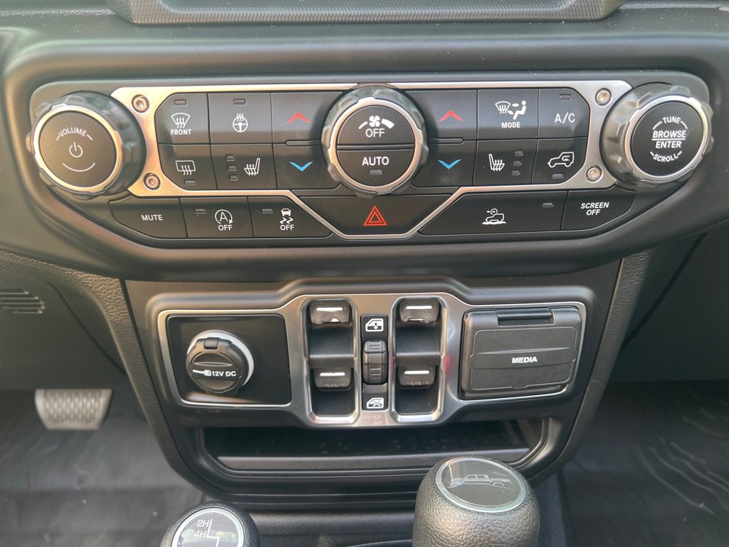 Used 2021 Jeep Gladiator Overland image 25