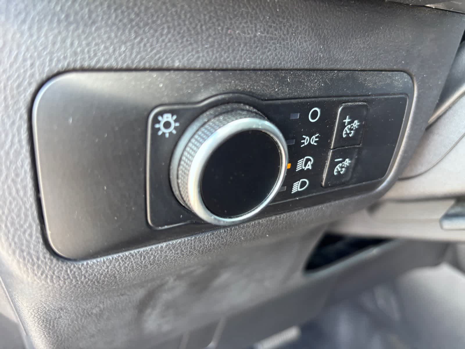 Used 2025 Ford Escape ST-Line FWD image 13