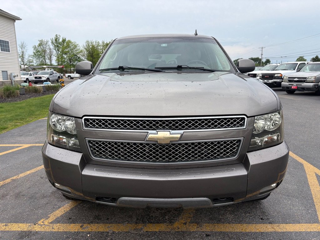 Used 2011 Chevrolet Tahoe LT w/ Suspension Package, Off-Road AWD/4WD image 3