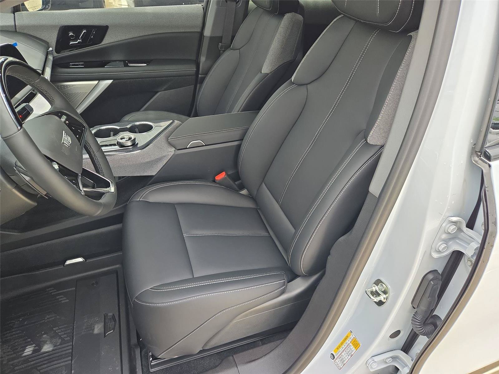 New 2026 Cadillac Optiq Luxury 1 w/ LPO, Floor Liner Package AWD/4WD image 11