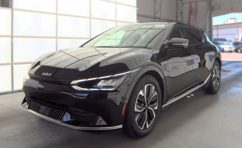 Certified 2023 Kia EV6 Wind w/ Wind Technology Package AWD/4WD image 4