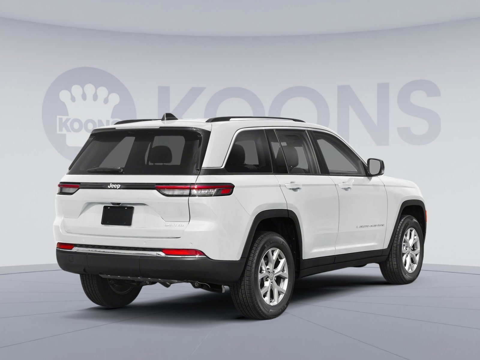 Used 2025 Jeep Grand Cherokee Altitude image 2