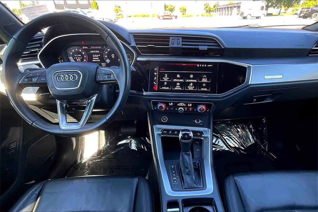 Used 2023 Audi Q3 2.0T Premium image 16