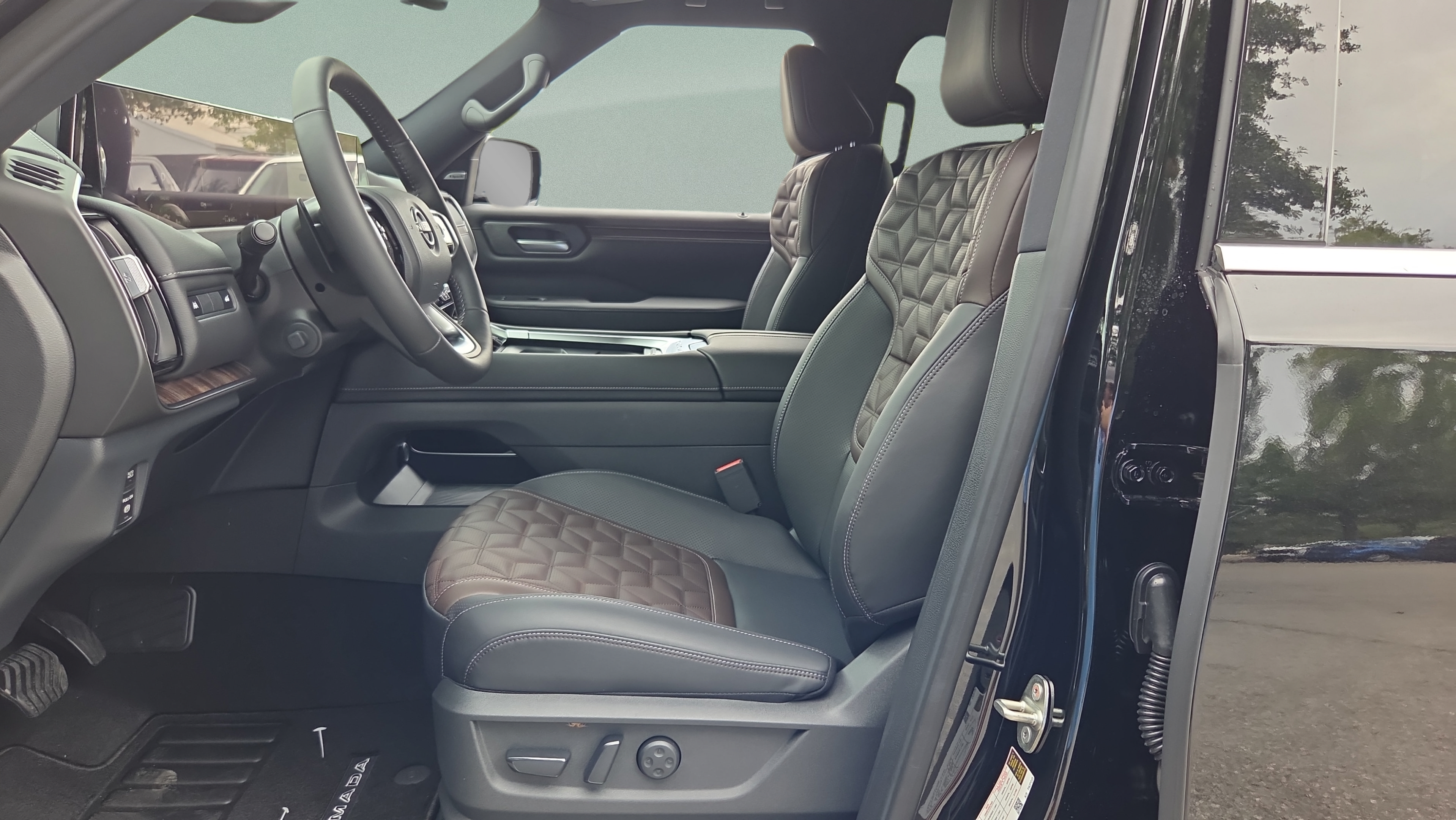 New 2026 Nissan Armada Platinum AWD/4WD image 9