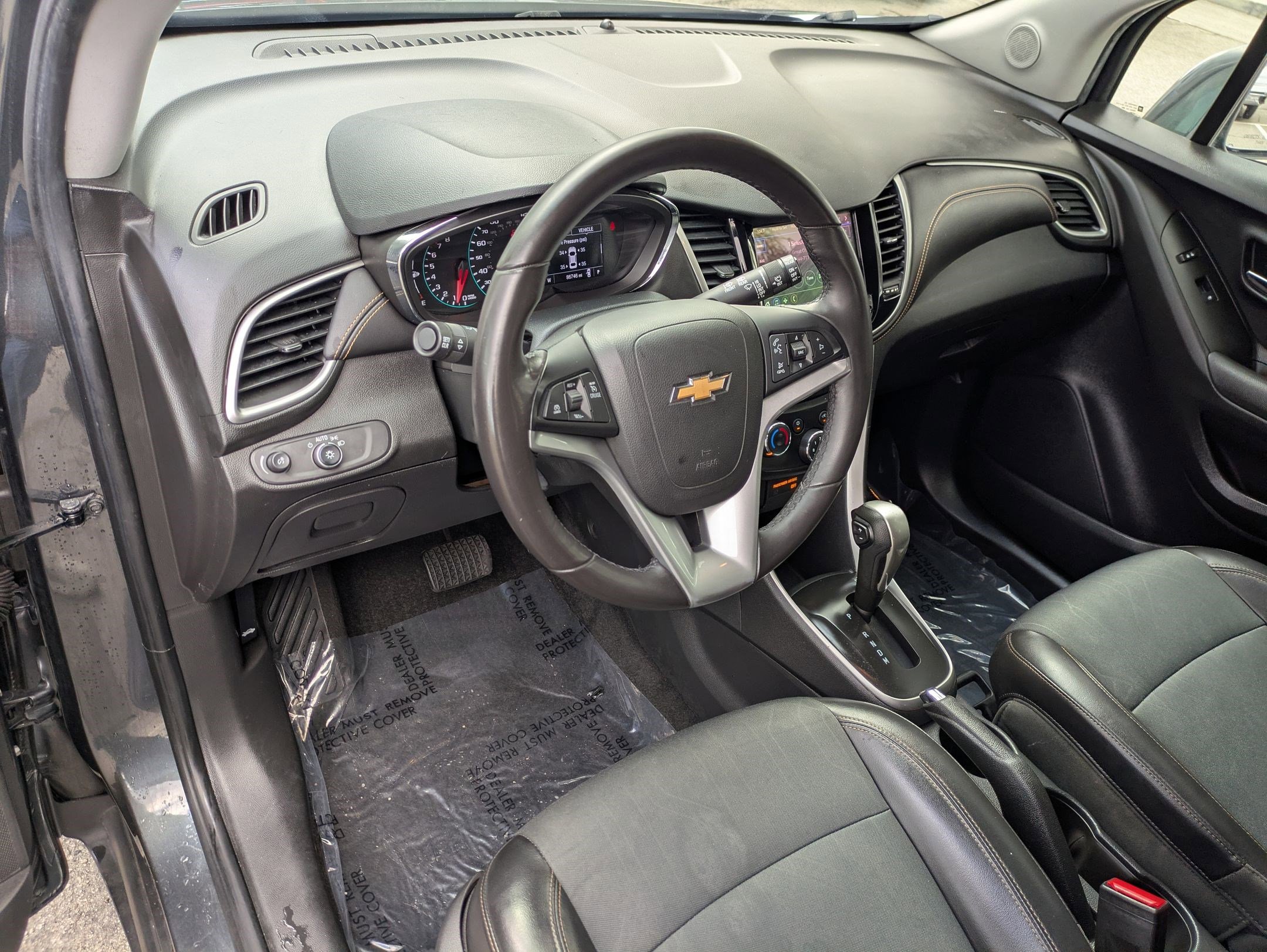 Used 2018 Chevrolet Trax LT w/ LT Convenience Package image 16