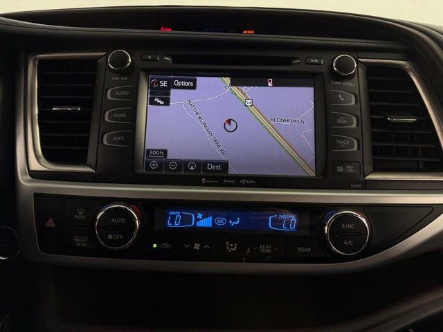 Used 2019 Toyota Highlander XLE image 23