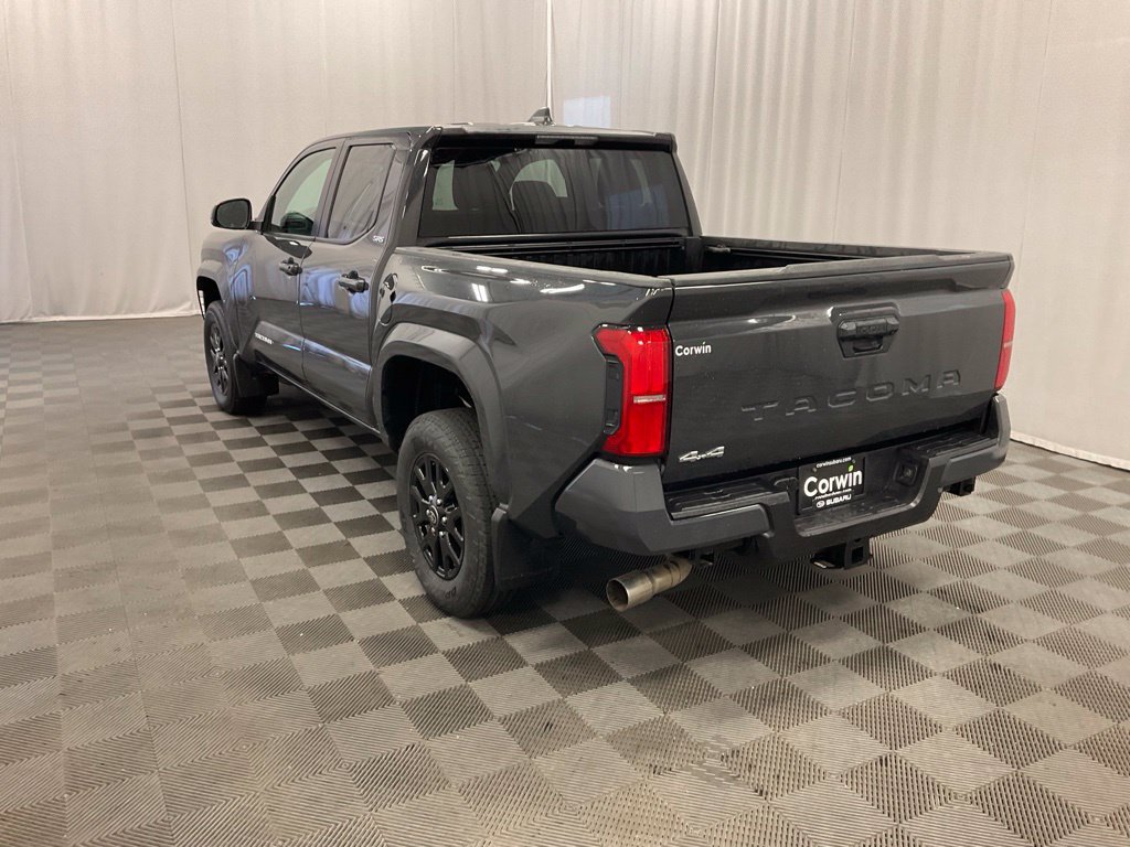 Used 2025 Toyota Tacoma SR5 AWD/4WD image 33