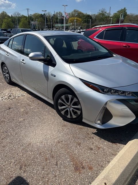 Used 2020 Toyota Prius Prime XLE FWD image 2