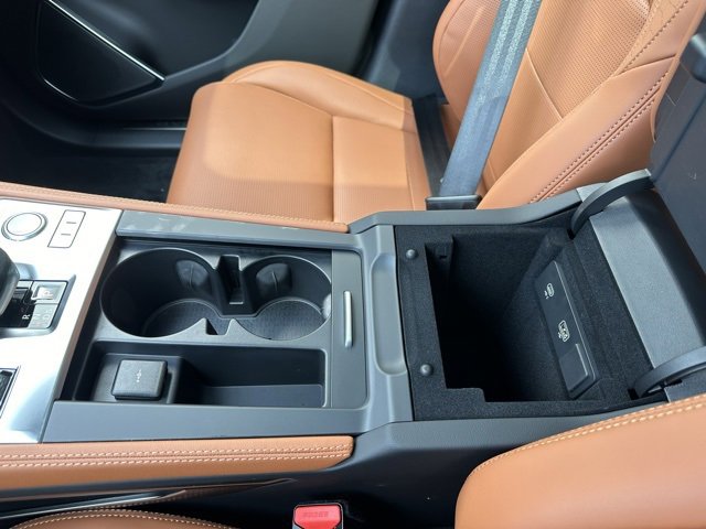 New 2026 Jaguar F-PACE R-Dynamic S image 32