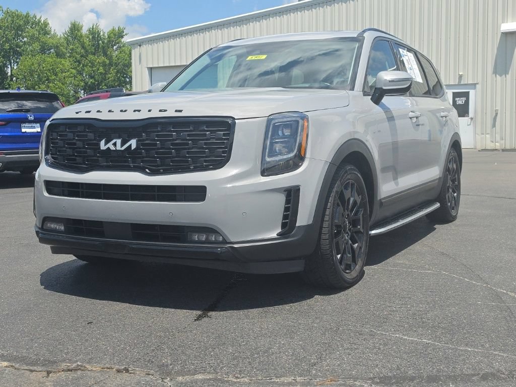 Used 2022 Kia Telluride SX w/ SX Prestige Package AWD/4WD image 3
