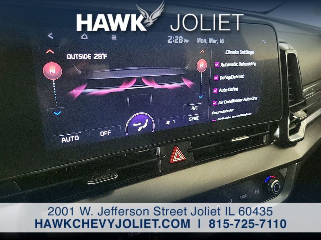 Used 2025 Kia Sportage EX image 17