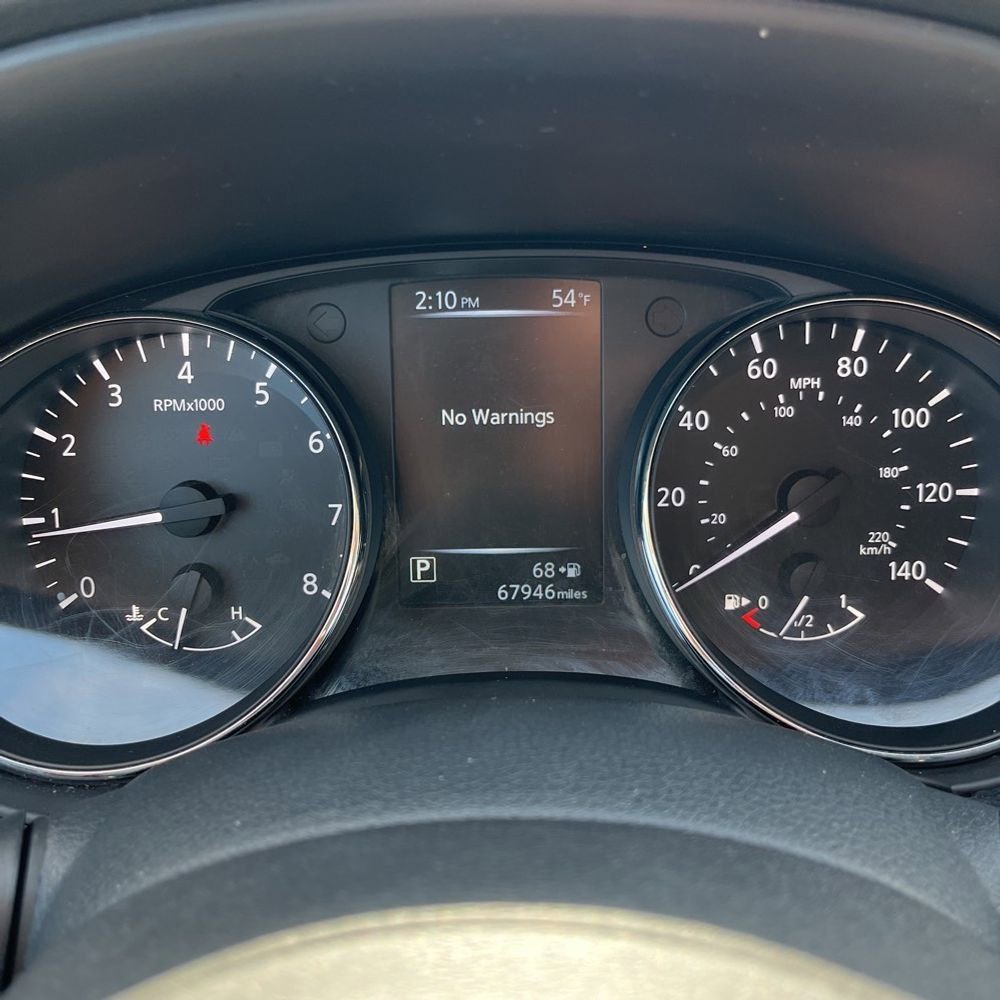 Used 2017 Nissan Rogue SV w/ Midnight Edition image 10