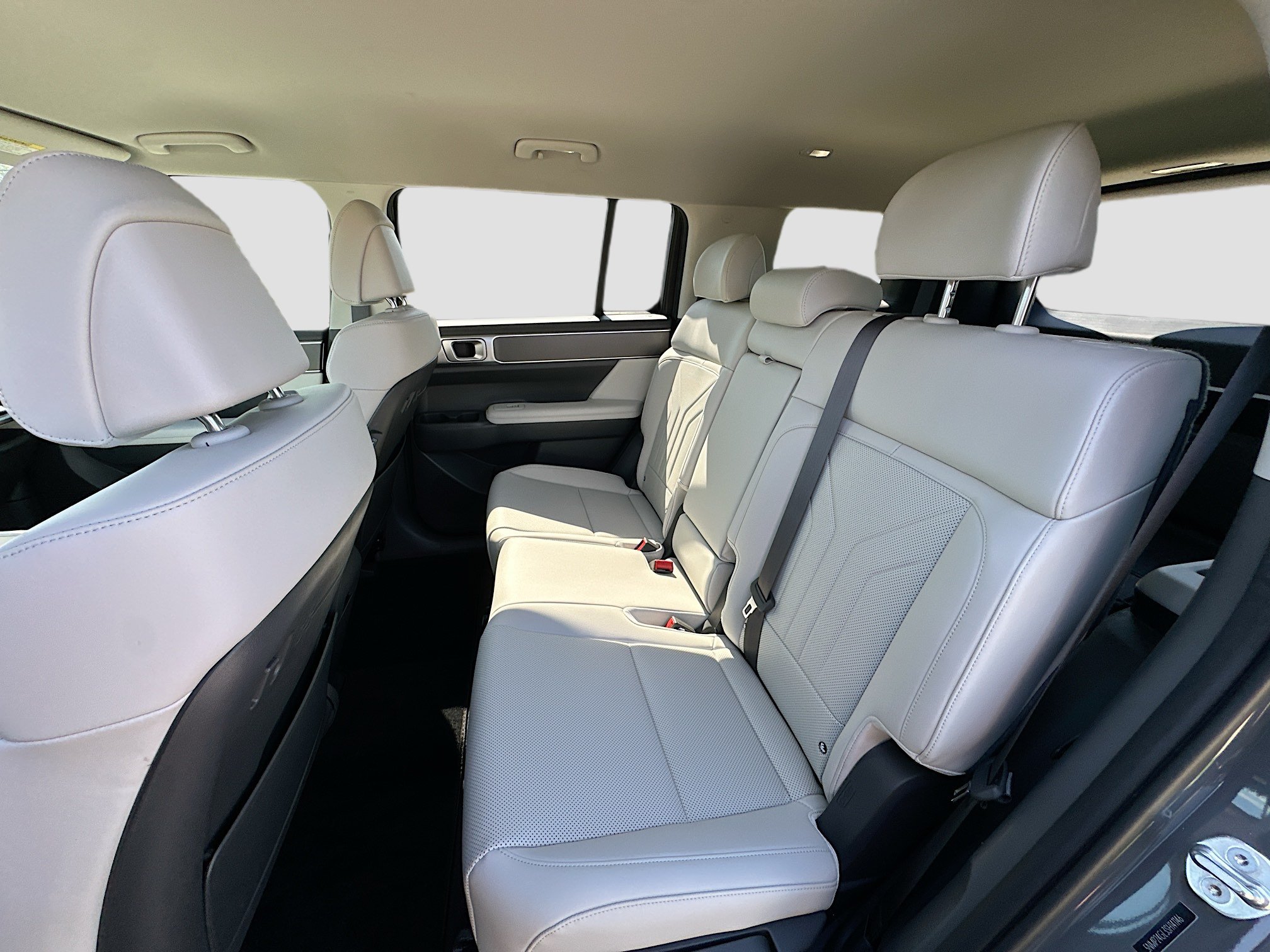 Used 2025 Hyundai Santa Fe SEL FWD image 23
