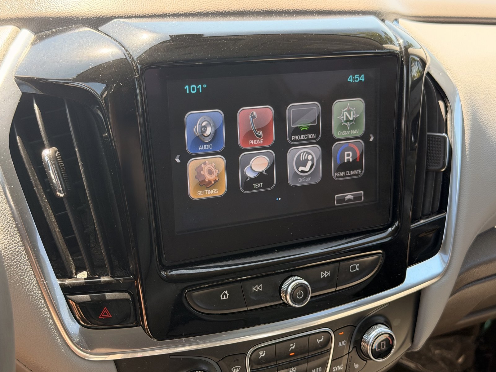 Used 2019 Chevrolet Traverse LT FWD image 24