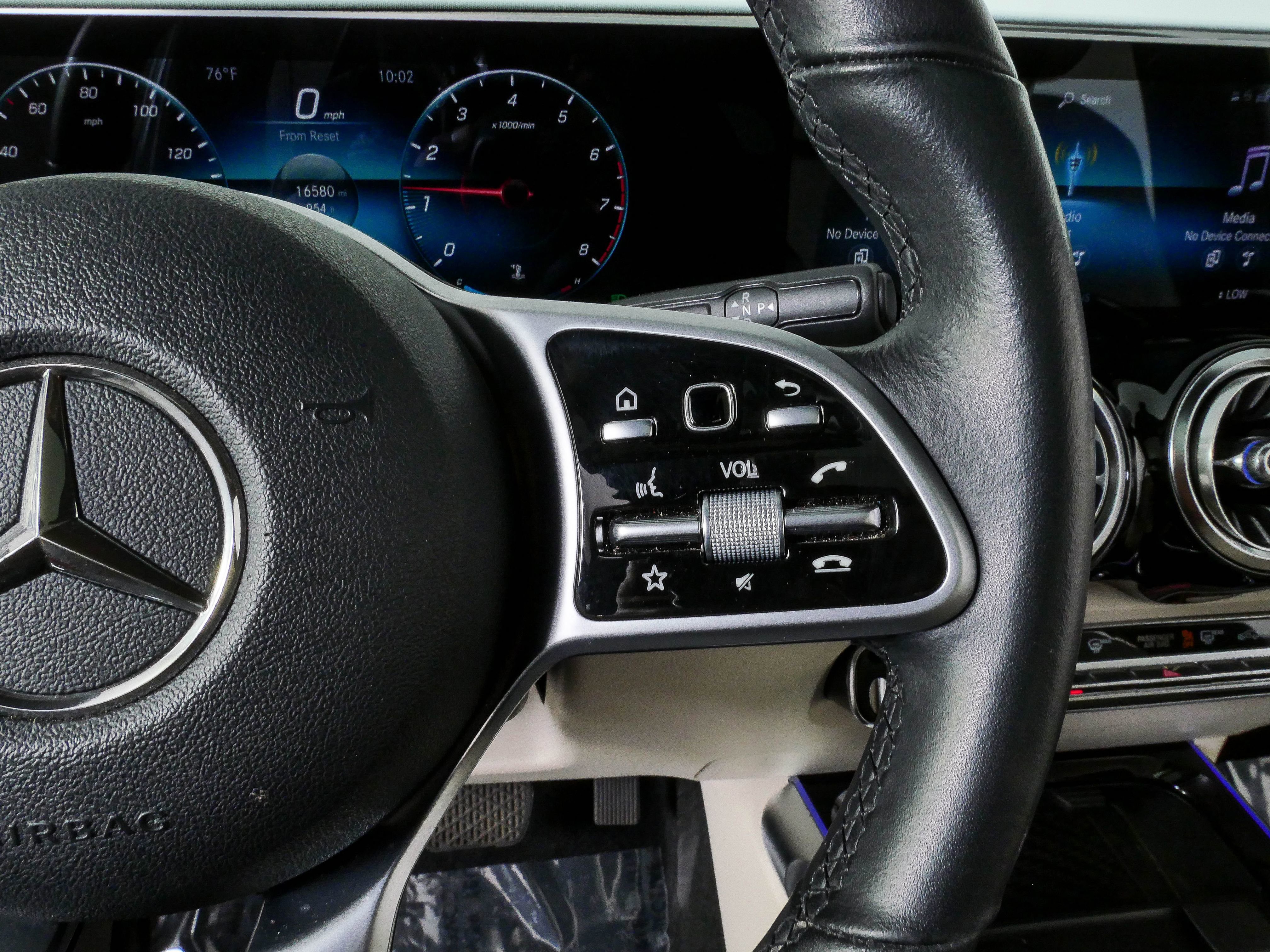Used 2021 Mercedes-Benz GLB 250 4MATIC image 10