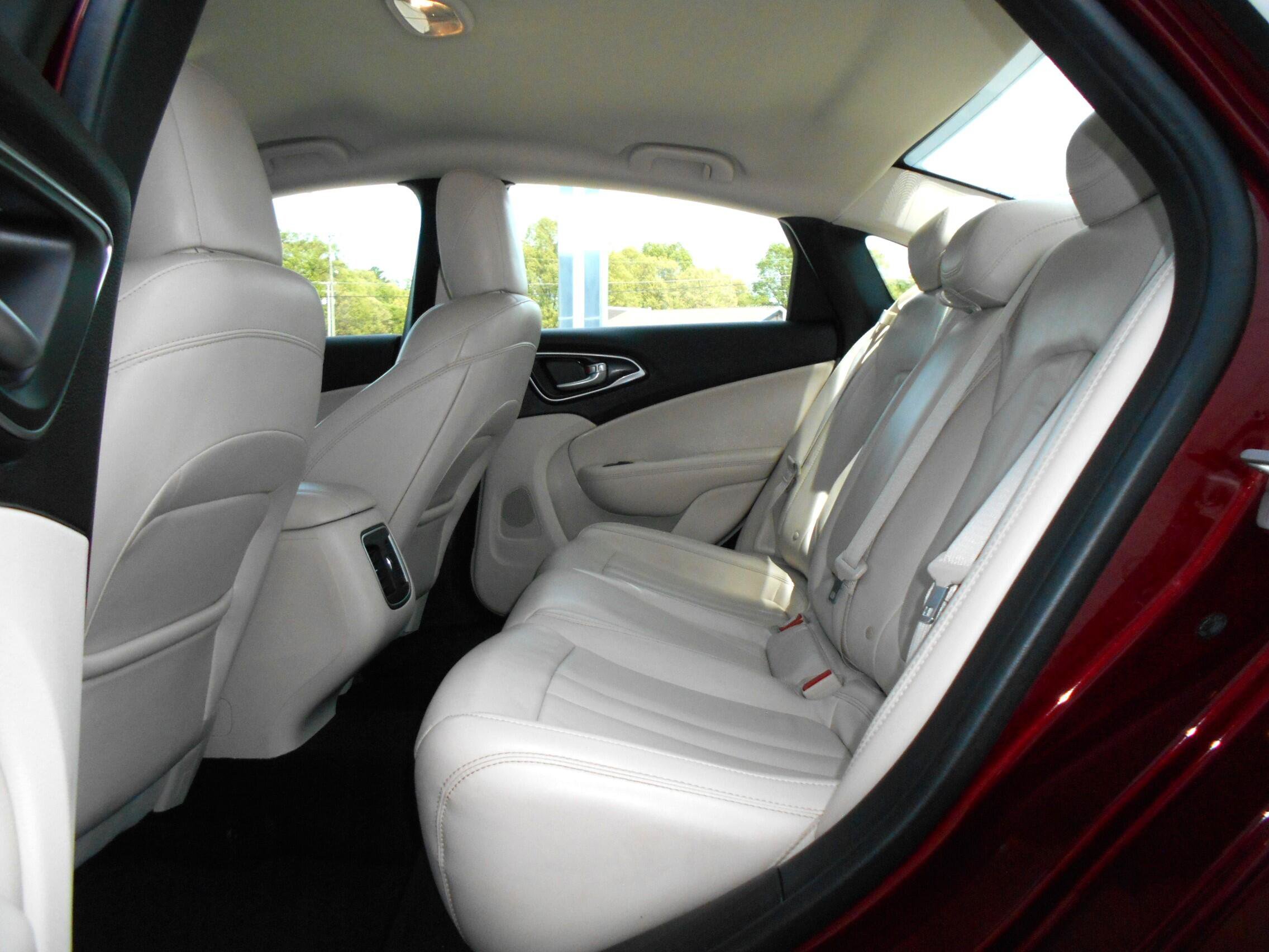 Used 2015 Chrysler 200 C w/ Navigation & Sound Group I FWD image 7