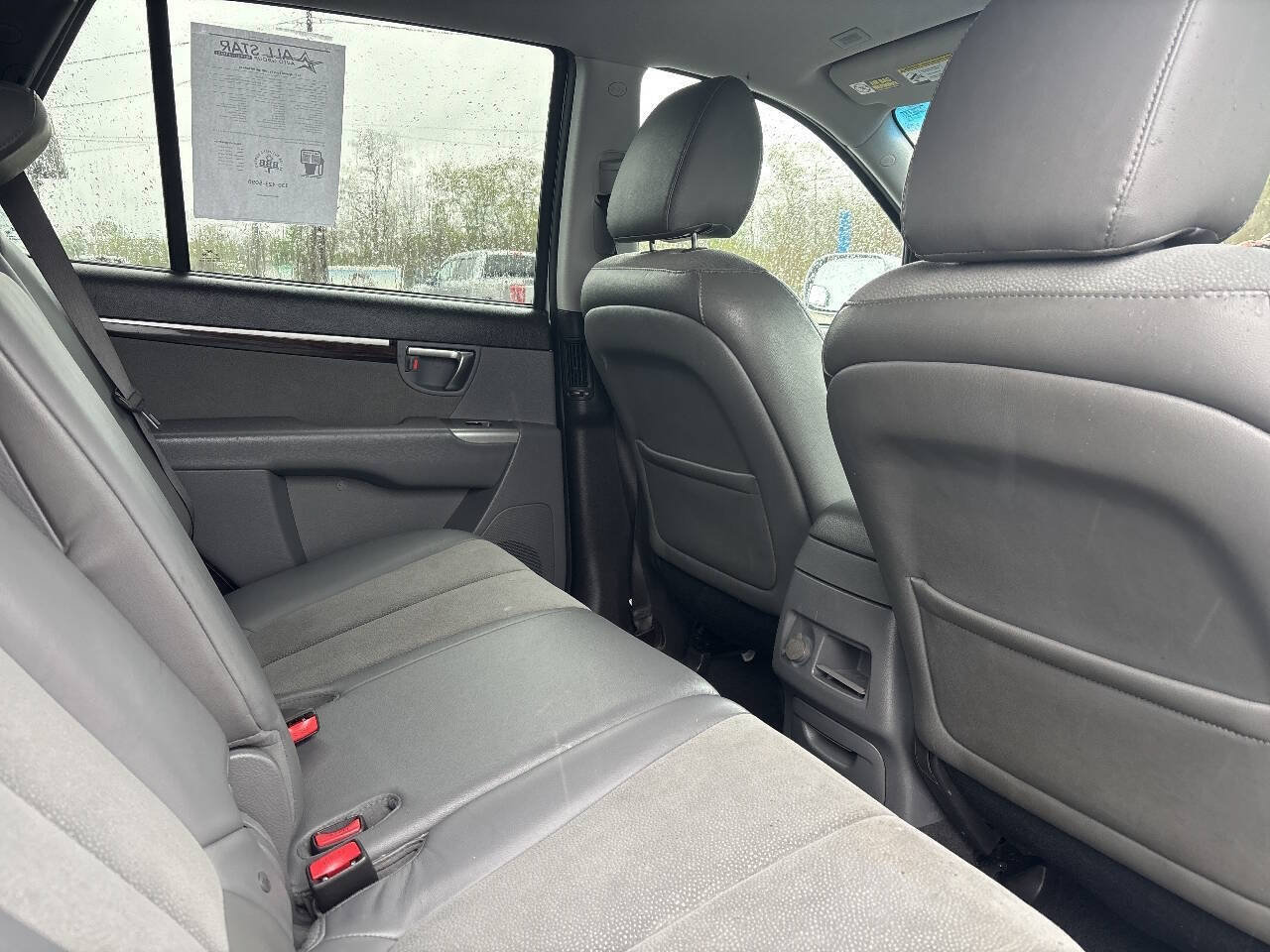 Used 2011 Hyundai Santa Fe SE FWD image 22