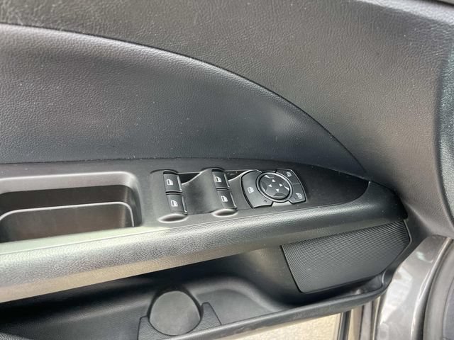 Used 2017 Ford Fusion SE w/ Fusion SE Technology Package FWD image 27